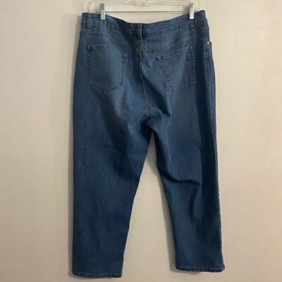 Style & Co 5 pocket Curvy denim Capri's, size 16 - Picture 2 of 3